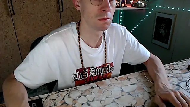 Snapshot of sakiramissy chatting on 11-18-25, 07:13 sakiramissy online show from 11-18-25, 07:13