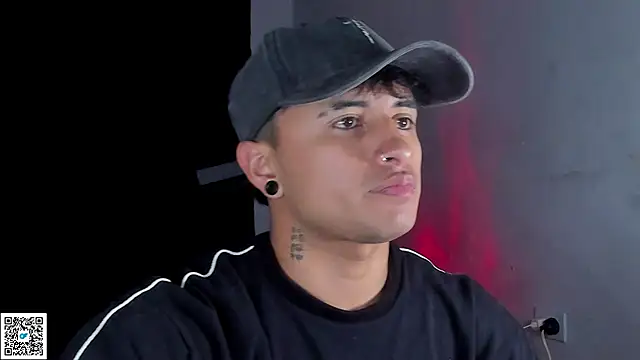 Snapshot of boylatin_7 chatting on 09-15-25, 03:50 boylatin 7 online show from 09-15-25, 03:50