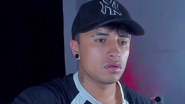 Snapshot of boylatin_7 chatting on 09-16-25, 07:53 boylatin 7 online show from 09-16-25, 07:53