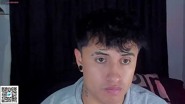 Snapshot of boylatin_7 chatting on 09-17-25, 03:52 boylatin 7 online show from 09-17-25, 03:52