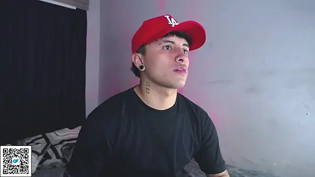 Snapshot of boylatin_7 chatting on 09-19-25, 09:22 boylatin 7 online show from 09-19-25, 09:22