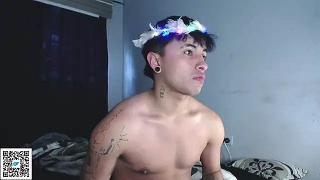 Snapshot of boylatin_7 chatting on 09-20-25, 06:20 boylatin 7 online show from 09-20-25, 06:20