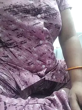 Snapshot of Sexy-savita1 chatting on 09-15-25, 05:18 Sexy-savita1 online show from 09-15-25, 05:18