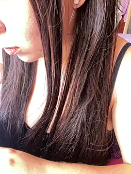 Snapshot of Malika_khalid chatting on 10-06-25, 05:43 Malika khalid online show from 10-06-25, 05:43