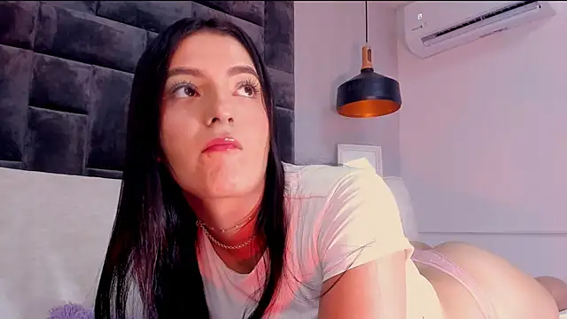 Snapshot of EmmyVega_ chatting on 09-16-25, 02:18 EmmyVega online show from 09-16-25, 02:18