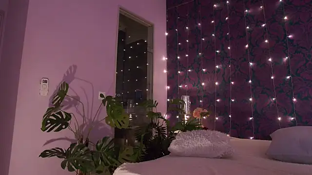 CherrRoses online show from 10-12-25, 04:50