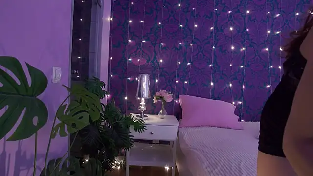 CherrRoses online show from 10-21-25, 04:19