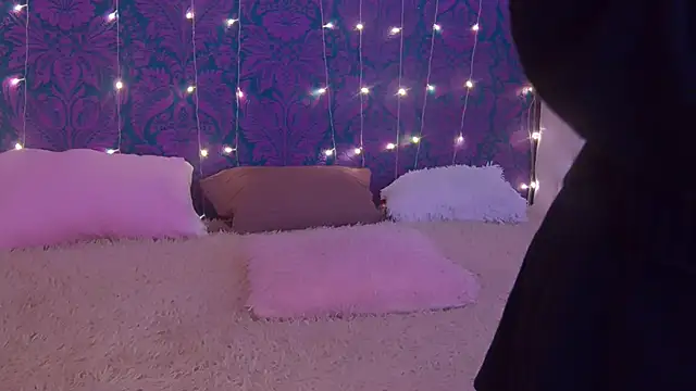 CherrRoses online show from 11-02-25, 04:09