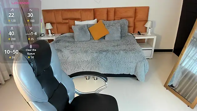 Catti Brie online show from 10-08-25, 11:41