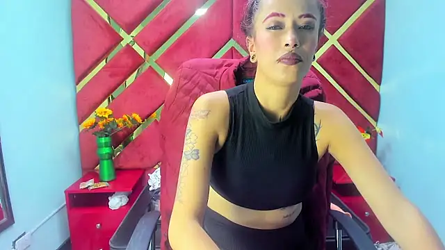 Snapshot of Kataleya_Luck chatting on 11-18-25, 03:45 Kataleya Luck online show from 11-18-25, 03:45