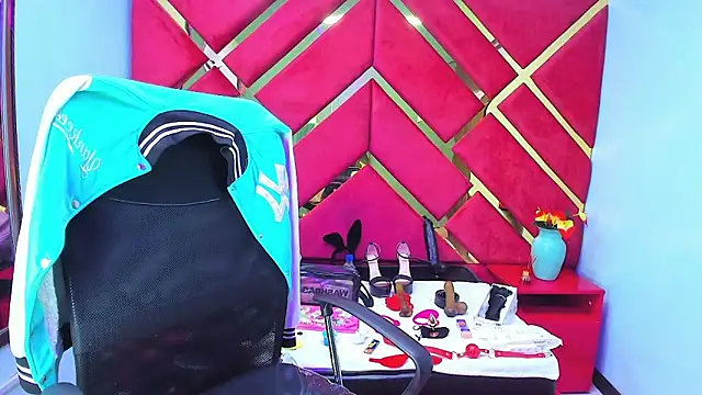 Snapshot of Kataleya_Luck chatting on 11-23-25, 03:39 Kataleya Luck online show from 11-23-25, 03:39