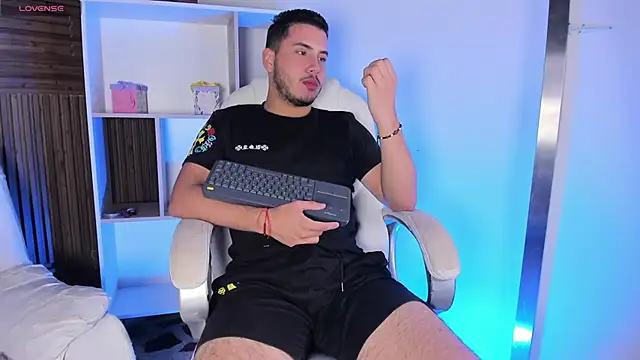 Axel grey  online show from 11-04-25, 12:37