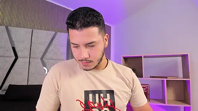 Snapshot of Axel_grey_ chatting on 02-12-26, 12:55 Axel grey online show from 02-12-26, 12:55