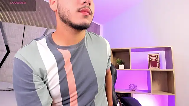 Snapshot of Axel_grey_ chatting on 02-16-26, 12:45 Axel grey online show from 02-16-26, 12:45