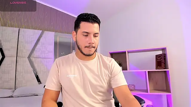 Snapshot of Axel_grey_ chatting on 02-17-26, 12:45 Axel grey online show from 02-17-26, 12:45