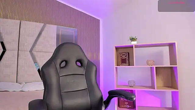 Snapshot of Axel_grey_ chatting on 03-03-26, 12:33 Axel grey online show from 03-03-26, 12:33