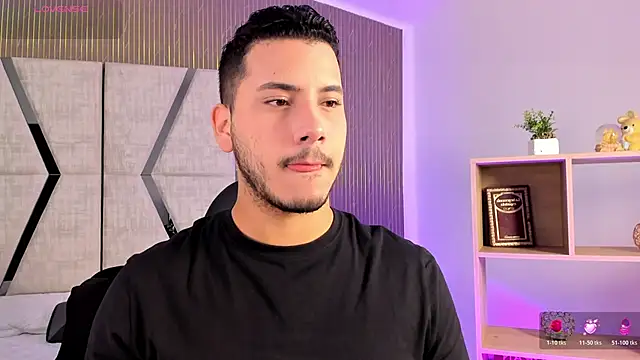 Snapshot of Axel_grey_ chatting on 03-07-26, 12:24 Axel grey online show from 03-07-26, 12:24