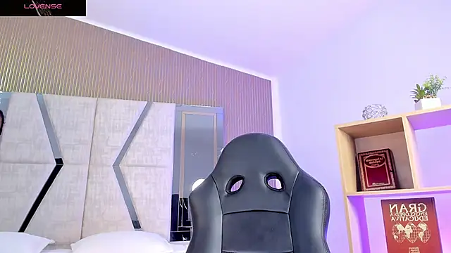 Snapshot of Axel_grey_ chatting on 03-21-26, 12:32 Axel grey online show from 03-21-26, 12:32