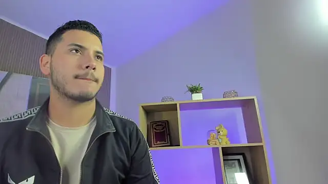 Snapshot of Axel_grey_ chatting on 03-27-26, 12:27 Axel grey online show from 03-27-26, 12:27