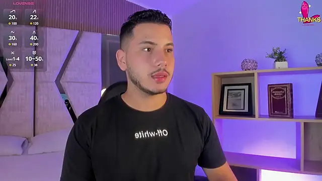Snapshot of Axel_grey_ chatting on 06-03-26, 12:41 Axel grey online show from 06-03-26, 12:41