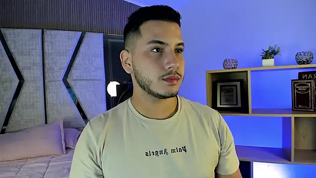 Snapshot of Axel_grey_ chatting on 06-19-26, 12:42 Axel grey online show from 06-19-26, 12:42