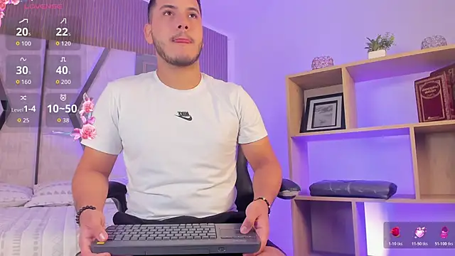 Snapshot of Axel_grey_ chatting on 06-23-26, 12:58 Axel grey online show from 06-23-26, 12:58