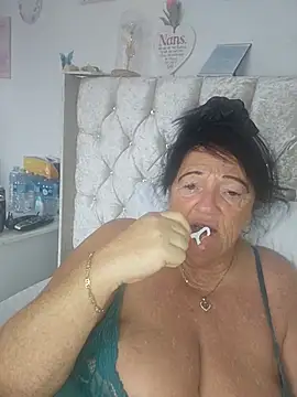 Snapshot of Angeldelightt chatting on 10-16-25, 01:34 Angeldelightt online show from 10-16-25, 01:34