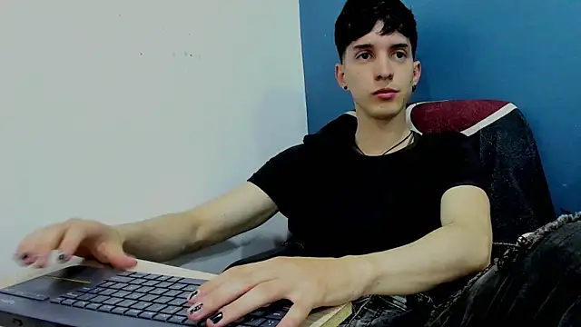 Jheampiiero online show from 12-16-25, 02:11