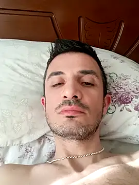 Snapshot of OGUZOZAN chatting on 11-02-25, 07:11 OGUZOZAN online show from 11-02-25, 07:11