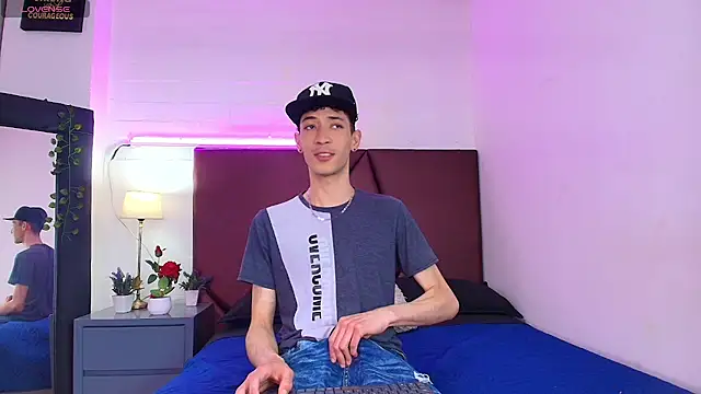 Snapshot of Ashton_Myers chatting on 09-23-25, 07:39 Ashton Myers online show from 09-23-25, 07:39