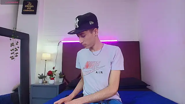 Snapshot of Ashton_Myers chatting on 10-03-25, 07:55 Ashton Myers online show from 10-03-25, 07:55