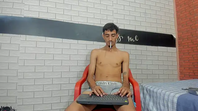 Snapshot of Sexvergon_26 chatting on 10-13-25, 08:09 Sexvergon 26 online show from 10-13-25, 08:09