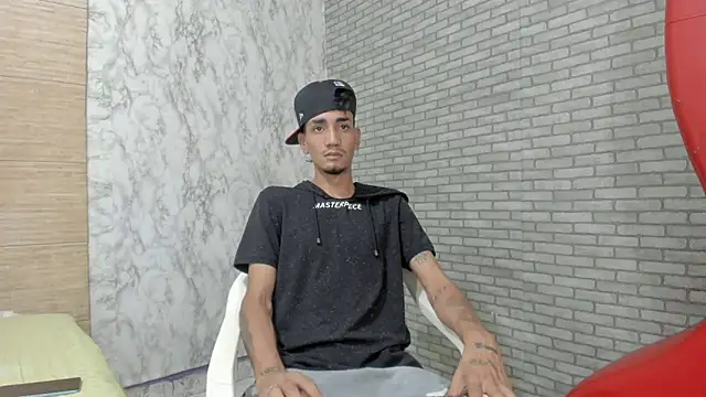 Snapshot of Sexvergon_26 chatting on 11-17-25, 07:52 Sexvergon 26 online show from 11-17-25, 07:52