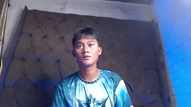 Snapshot of miss_char09 chatting on 09-17-25, 02:30 miss char09 online show from 09-17-25, 02:30