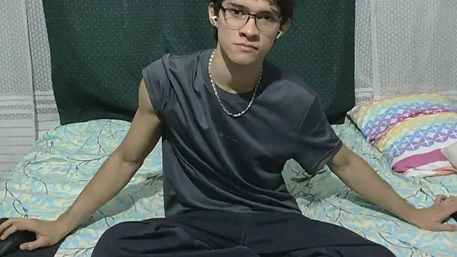 Samuel Hills II online show from 02-17-26, 01:51