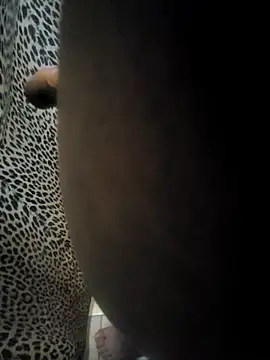 Snapshot of 825Danie chatting on 09-26-25, 03:27 825Danie online show from 09-26-25, 03:27