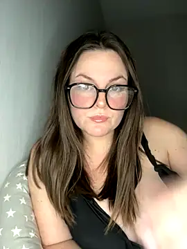 Snapshot of whitequeen_xxx chatting on 11-06-25, 09:15 whitequeen xxx online show from 11-06-25, 09:15