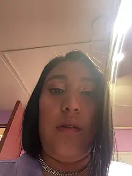 Snapshot of caroline__muller chatting on 05-04-26, 11:28 caroline muller online show from 05-04-26, 11:28