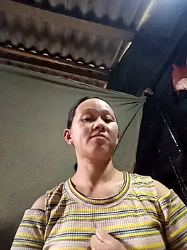 Snapshot of MaiHoa69 chatting on 10-16-25, 01:39 MaiHoa69 online show from 10-16-25, 01:39