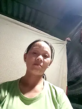 Snapshot of MaiHoa69 chatting on 10-16-25, 01:45 MaiHoa69 online show from 10-16-25, 01:45