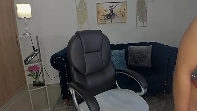 Snapshot of Saskia_litt chatting on 10-20-25, 04:35 Saskia litt online show from 10-20-25, 04:35