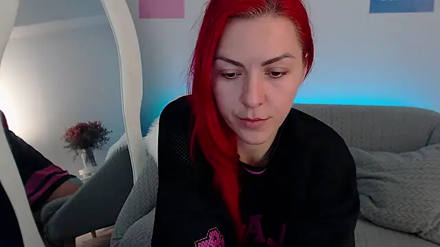 Snapshot of Arri_elle chatting on 09-18-25, 01:18 Arri elle online show from 09-18-25, 01:18