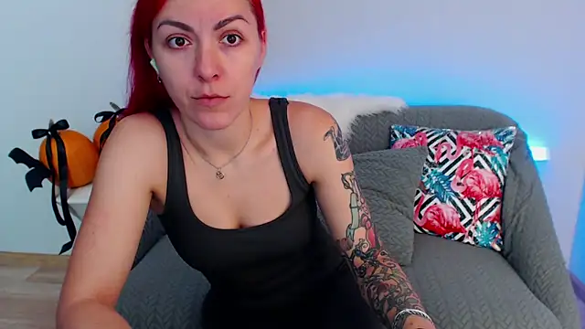 Snapshot of Arri_elle chatting on 10-26-25, 12:05 Arri elle online show from 10-26-25, 12:05