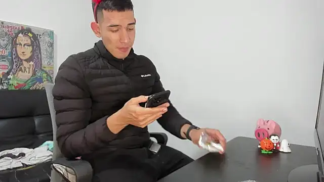 Mike3Xxx online show from 11-01-25, 08:16