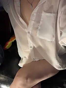 Snapshot of Siaka_201 chatting on 02-21-26, 01:17 Siaka 201 online show from 02-21-26, 01:17