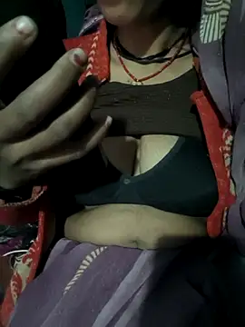 Snapshot of Cutyam chatting on 11-15-25, 08:49 Cutyam online show from 11-15-25, 08:49