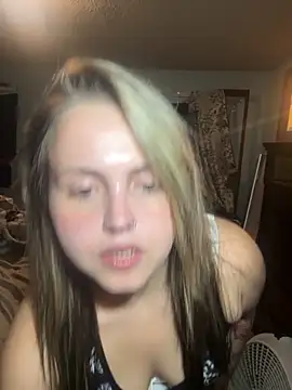 JuicyExxxperience online show from 10-28-25, 11:47