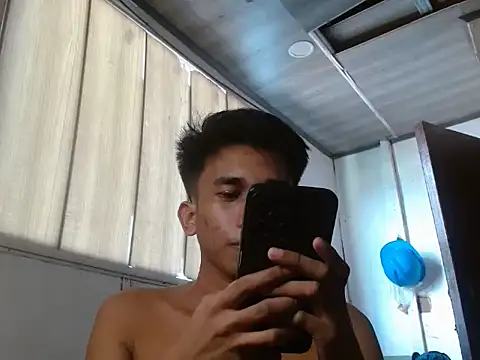 Snapshot of charlie0728 chatting on 12-21-25, 02:51 charlie0728 online show from 12-21-25, 02:51