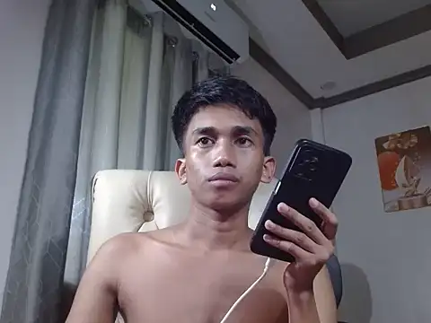 Snapshot of charlie0728 chatting on 12-23-25, 03:15 charlie0728 online show from 12-23-25, 03:15