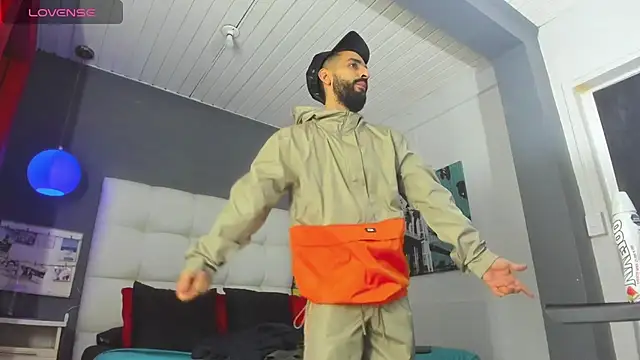 Snapshot of Yiyo10_ chatting on 02-11-26, 03:55 Yiyo10 online show from 02-11-26, 03:55